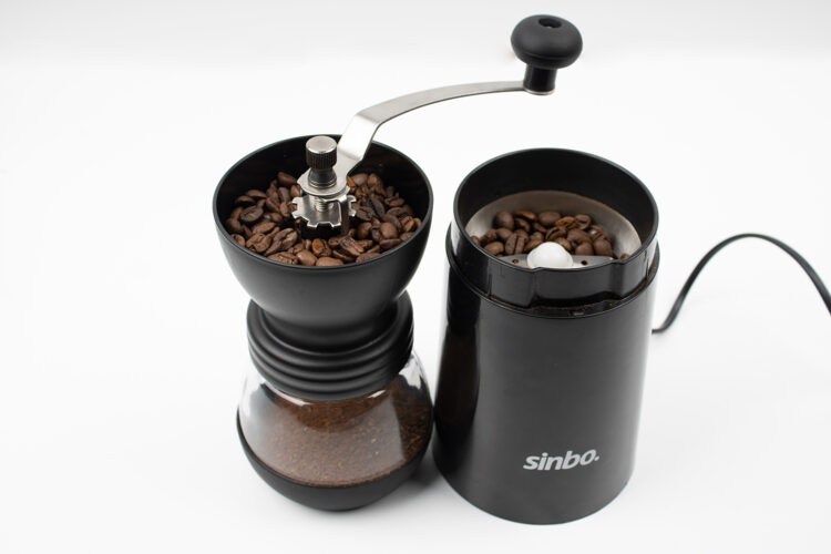 Manual vs. Electric Coffee Grinders: Which One is Right for You?